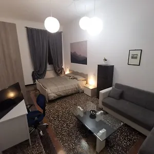 Wow - 175 Mq - Posteggio Privato - Davanti Porto Traghetti - Fino A 10 Posti Letto Apartment Genua