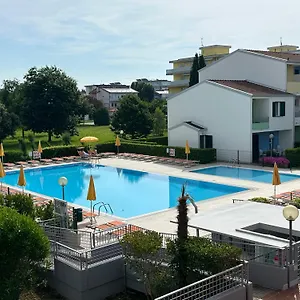 Villaggio Luna Swimmingpool- Agenzia Cocal Caorle
